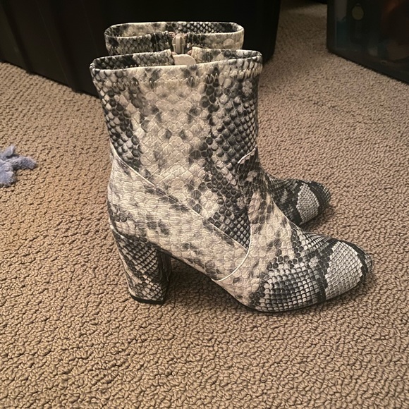 Steve Madden editor bootie size 7 - Picture 1 of 15